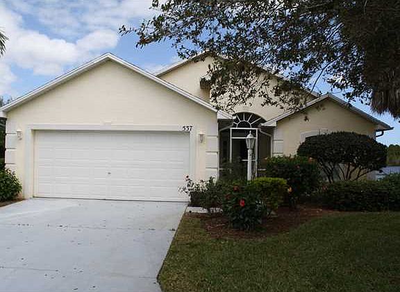 3rd image of 537 SW Cyrilla Trl