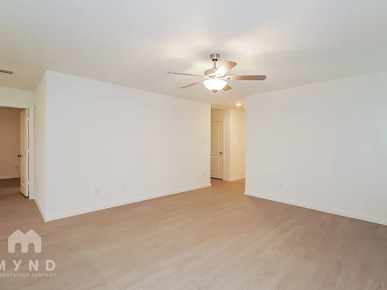 2640 Mistwood Dr — Photo 12