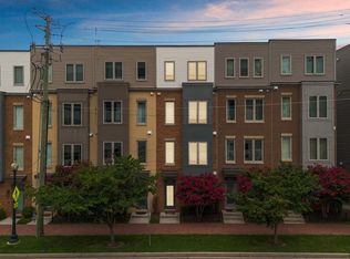 1910 Chapman Ave #4, Rockville, MD 20852