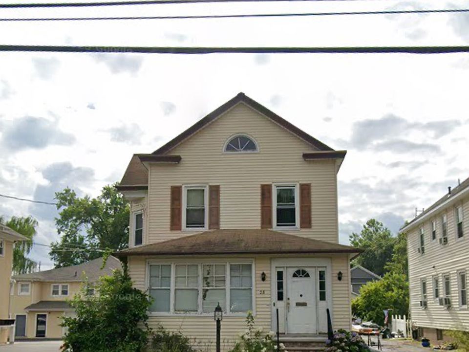 1st image of 28 Forest Ave Floor 2