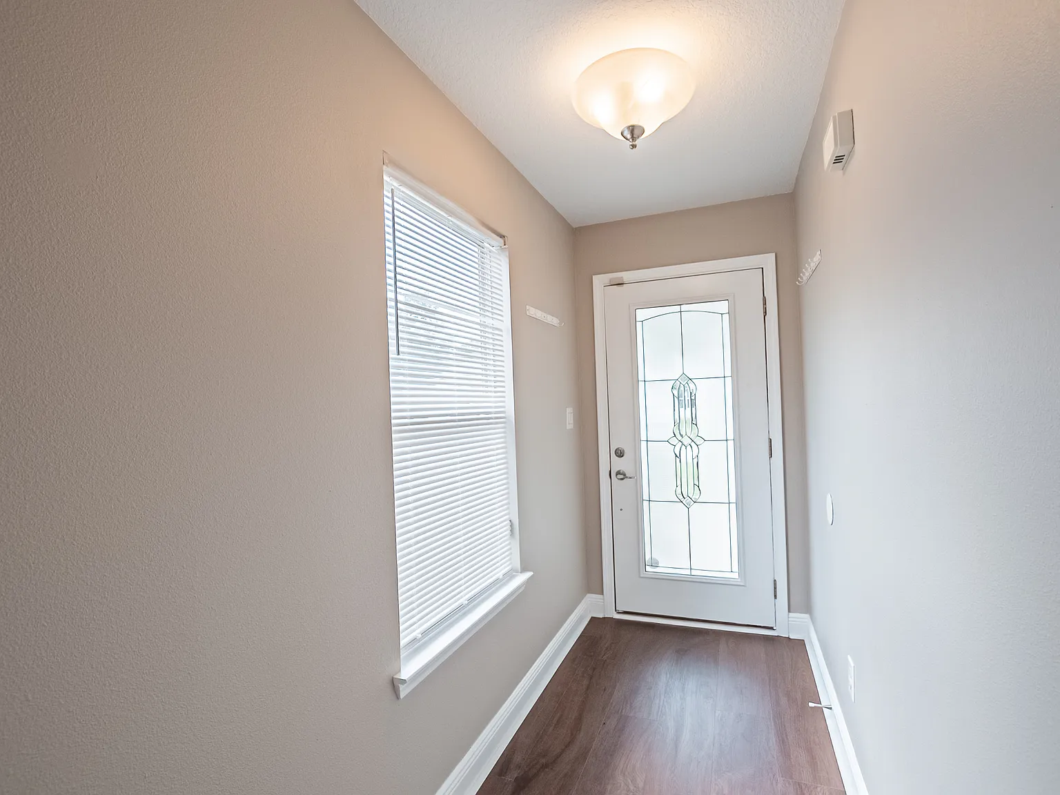 4 bed, 1856 sqft, $2,500 — Photo 4