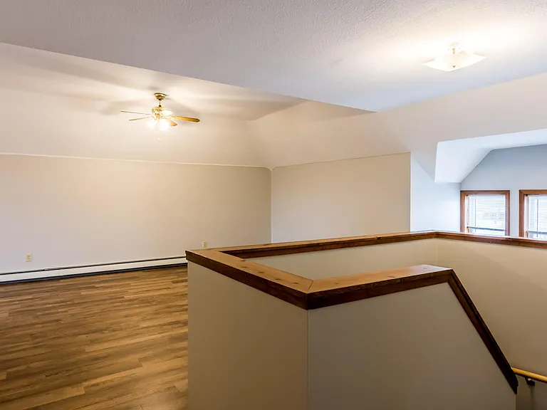 535 W Berry St #5 — Photo 14