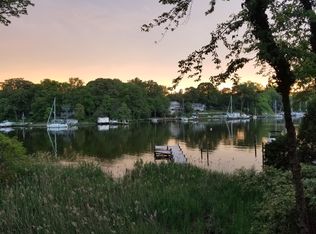 200 Nomini Dr, Arnold, MD 21012