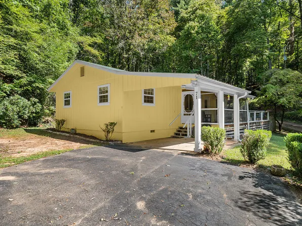 71 Watauga Heights Rd, Franklin, NC 28734