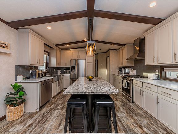 3rd image of 5005 River Rd #103