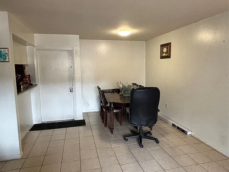 8417 Hearth Dr #7 — Photo 3