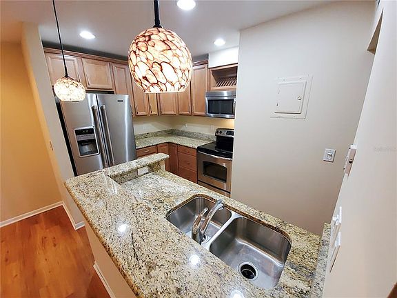 5th image of 110 Cypress Woods Ct APT 9D