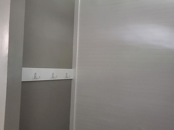 4th image of 7642 S Drexel Ave #1