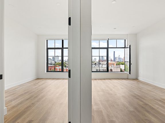 3rd image of 1104 Bedford Ave APT 403