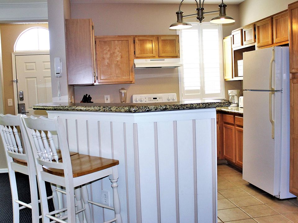 1st image of 5006 Mangrove Aly APT 204