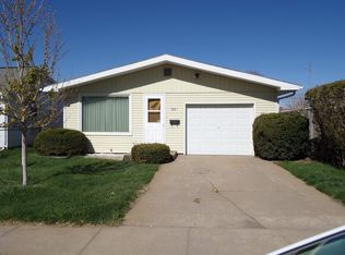 1664 40th Ave, Columbus, NE 68601