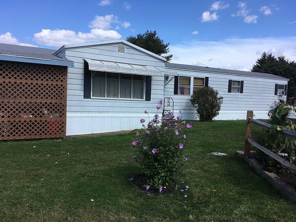 2nd image of 16 Sunnyfield Dr