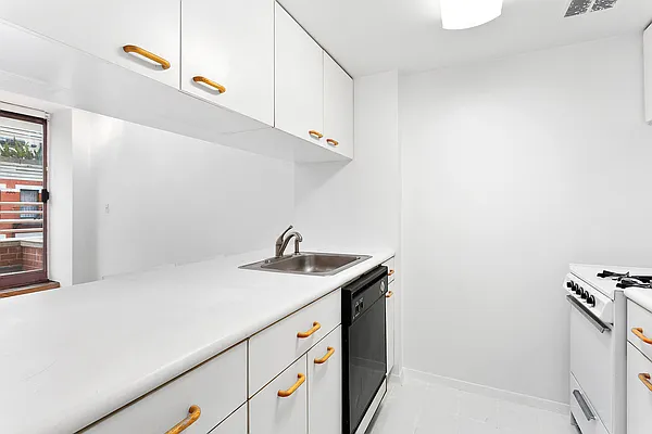 Rented by Corcoran | media 11