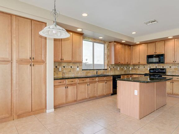2nd image of 43241 W Bailey Dr
