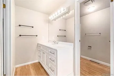 Upstairs Bathroom #2