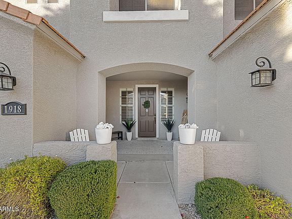 4th image of 1918 W Bonanza Ln