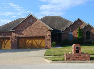 4306 Oak Haven Dr, Nixa, MO 65714