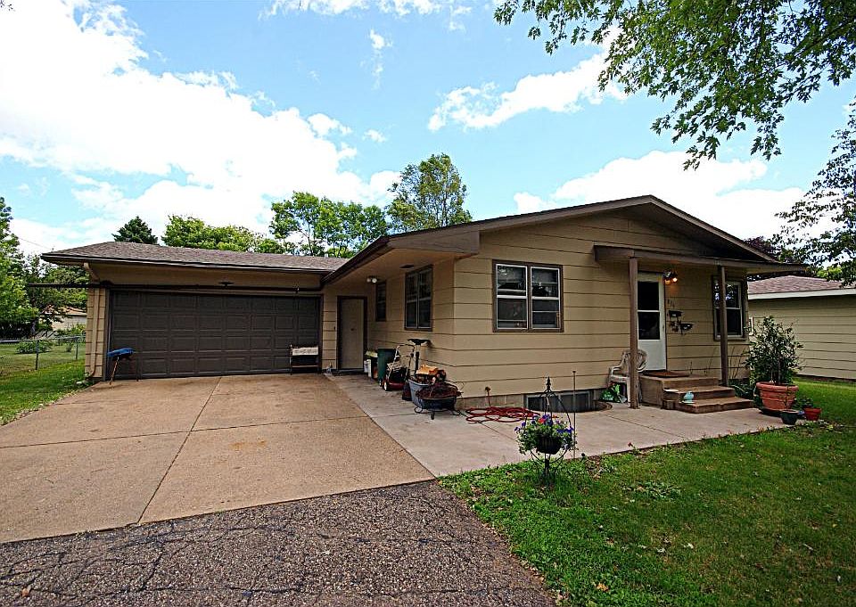 1st image of 836 19th Ave N