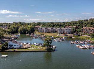 10 Hayestown Rd APT 4-27, Danbury, CT 06811