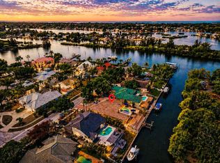 1114 Marina Dr, Tarpon Springs, FL 34689