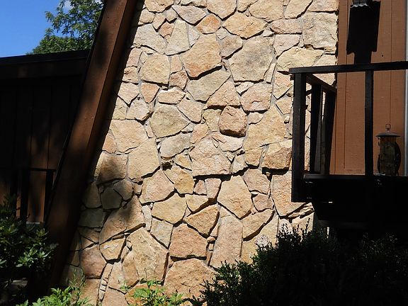 3rd image of 141 Oak Dr