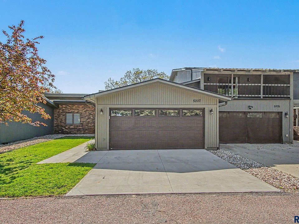 1st image of 5207 E Valley Oaks Pl