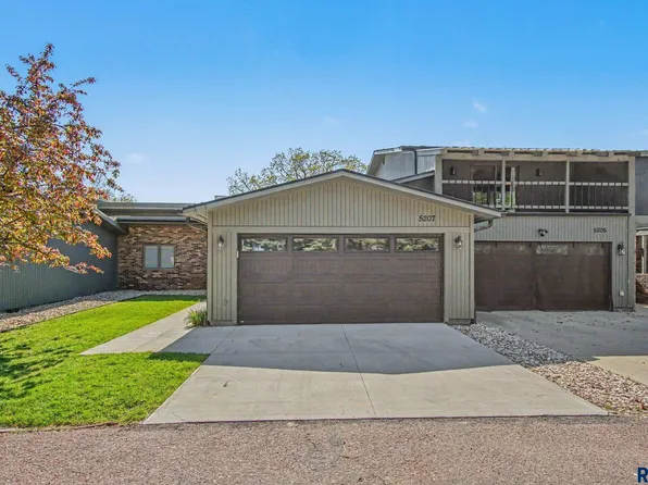 5207 E Valley Oaks Pl, Sioux Falls, SD 57110