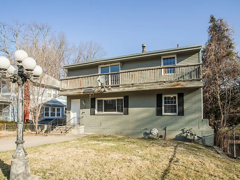 3604 E 61st St — Photo 2
