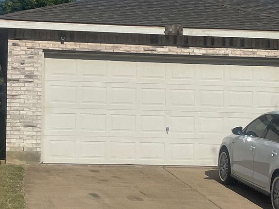3rd image of 8005 Stowe Springs Ln