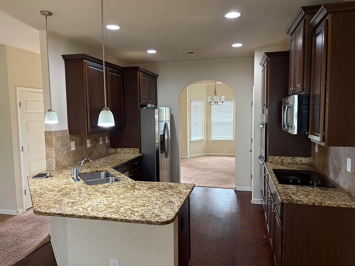 Building Photo - 3039 Pepperhill Dr