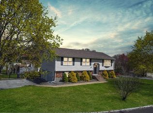 22 Clementi Ln, Methuen, MA 01844