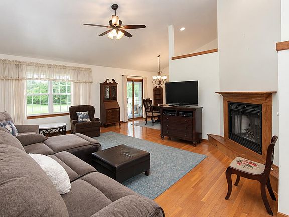 5th image of 3216 W Greenbriar Ln