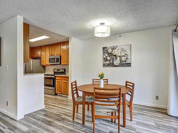5th image of 302 Philip Dr APT 101