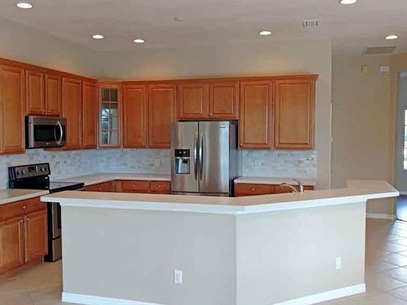 3rd image of 2740 Harvest Dr