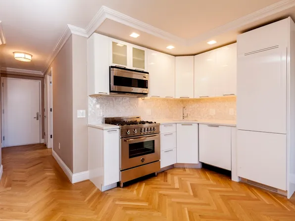 305 East 86th Street image 1 of 15