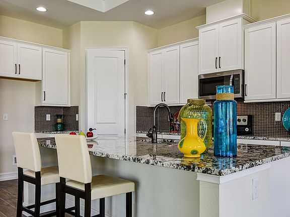 Westbury staged home - Kitchen