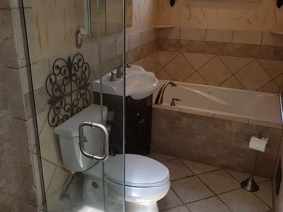 5th image of 3185 Barkley Ave #2