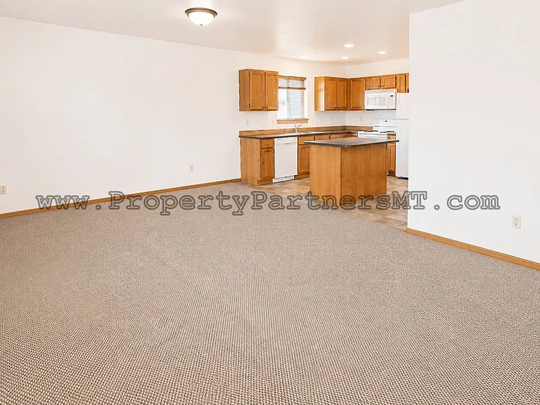 905 Montana St — Photo 3