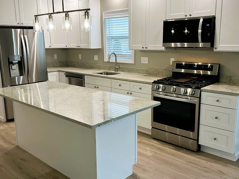580 Elm St #5 — Photo 2