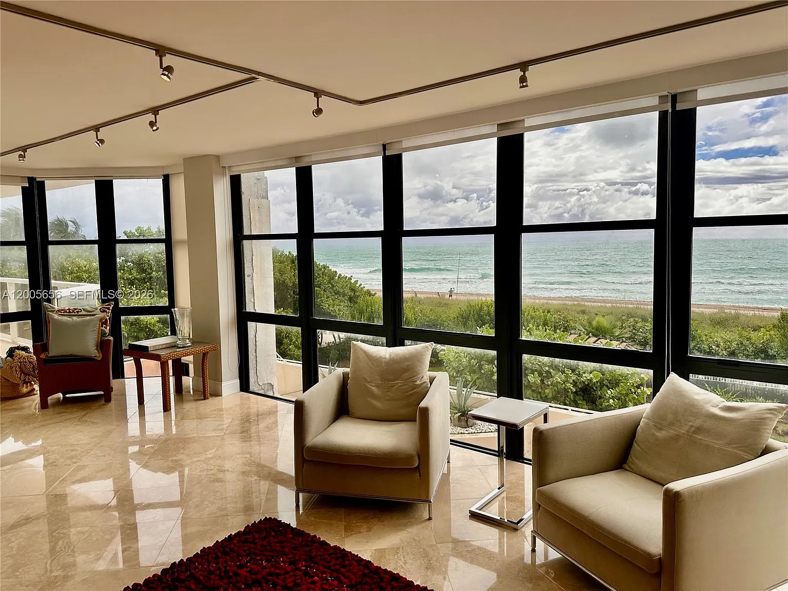 Mar Del Plata Condo — Photo 4