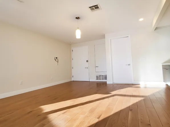 171 Suydam Street image 4 of 15