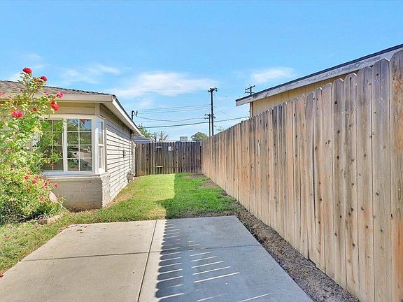 3rd image of 2717 Ribier Way