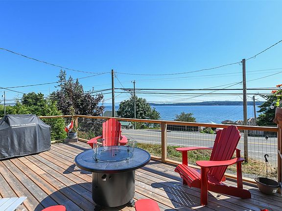 4th image of 5693 Island Hwy S
