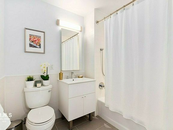 3rd image of 1328 Fulton St APT 402