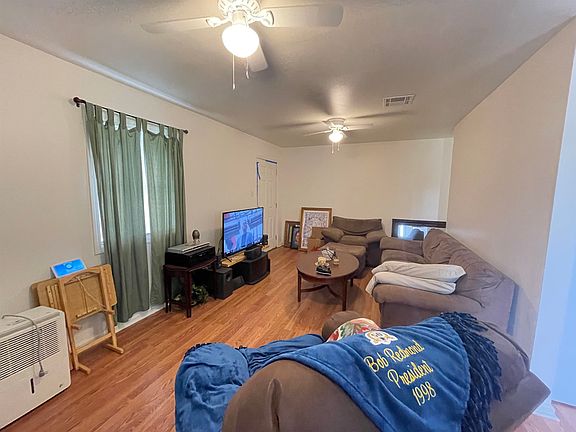 3rd image of 801 Tulane St
