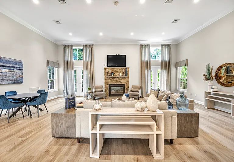 Aspen Woods — Photo 15