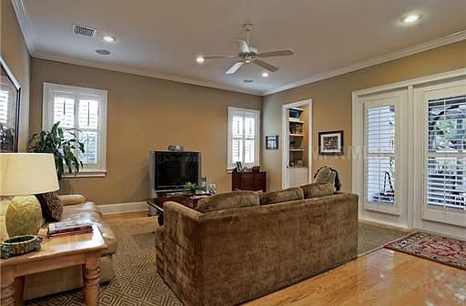 5th image of 4117 W Kensington Ave
