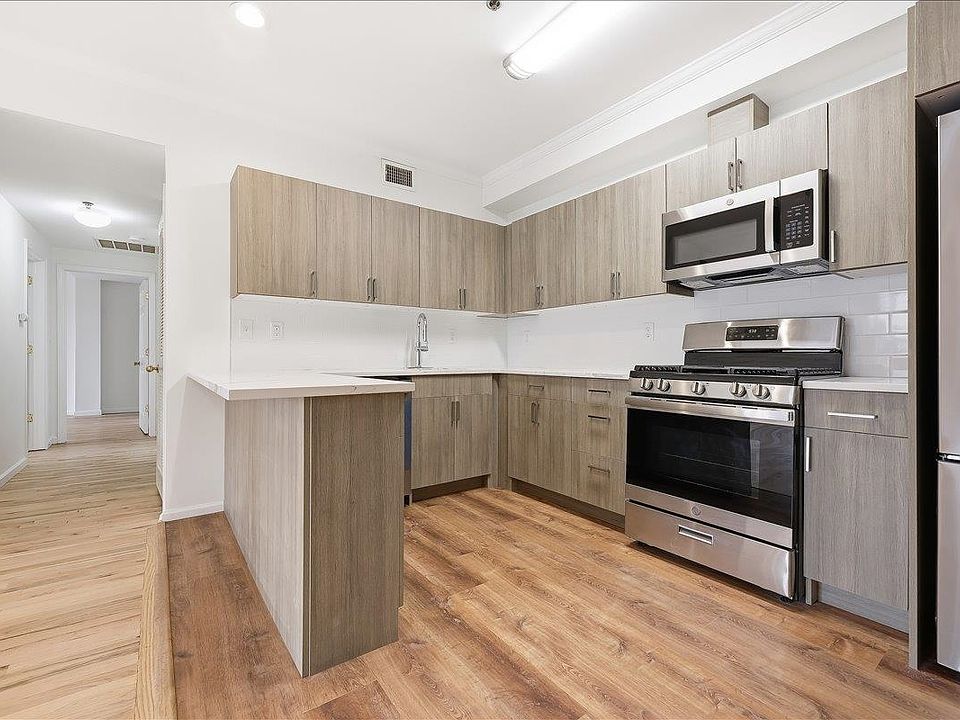 1st image of 205-207 Madison St #3C