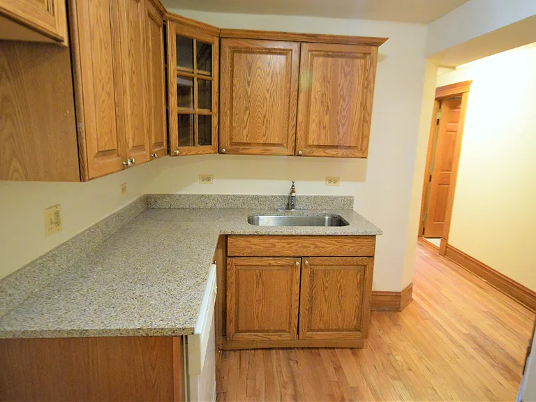 638 W Drummond Pl #G — Photo 11