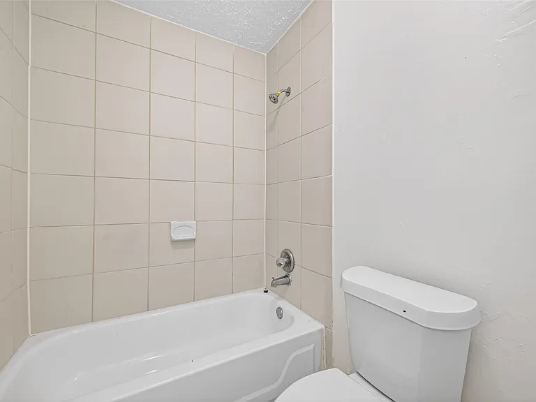 2310 Woodwind Dr — Photo 26